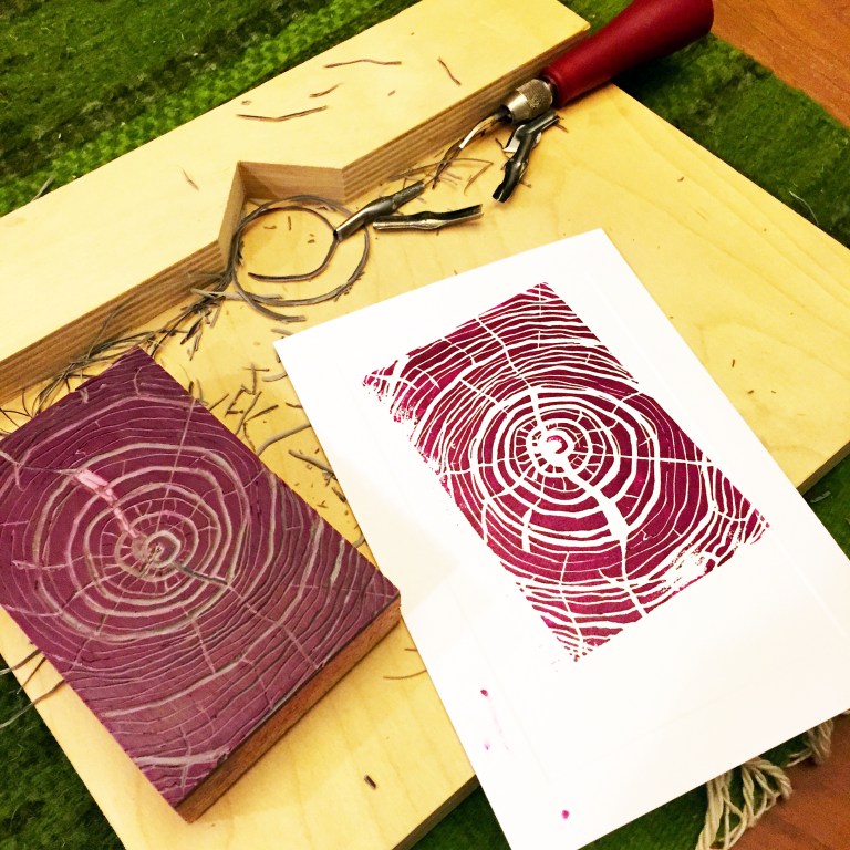 lino-tree-crosscut-carving